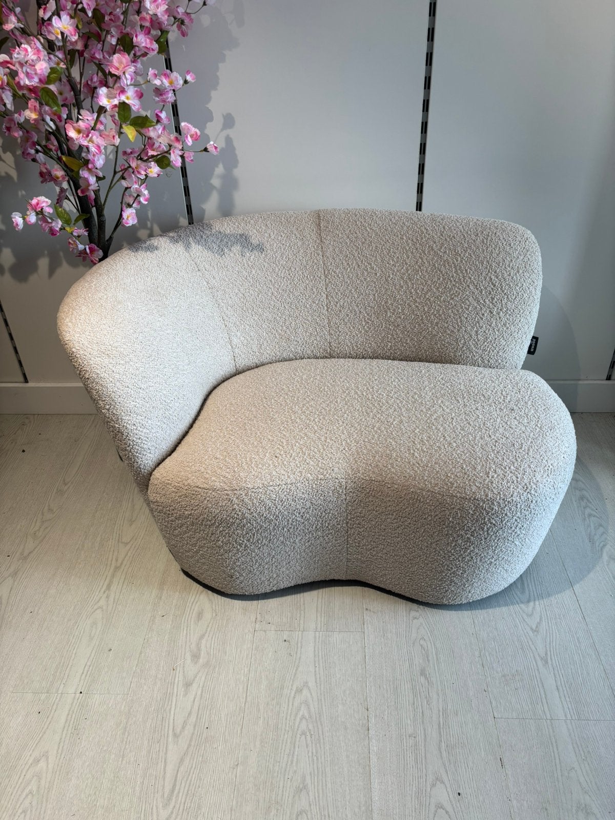 Woood fauteuil Stone creme boucle stof, Huis en Inrichting, Ophalen, 75 tot 100 cm, Zo goed als nieuw, 100 tot 125 cm