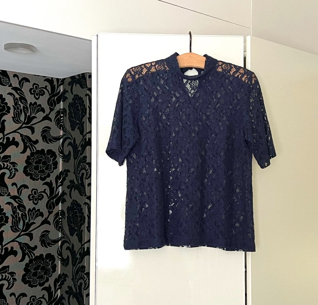 ZGAN blauw topje opengewerkte kantachtige stof; Yaya; 40/42, Kleding | Dames, Maat 38/40 (M), Blauw, Ophalen of Verzenden, Zo goed als nieuw