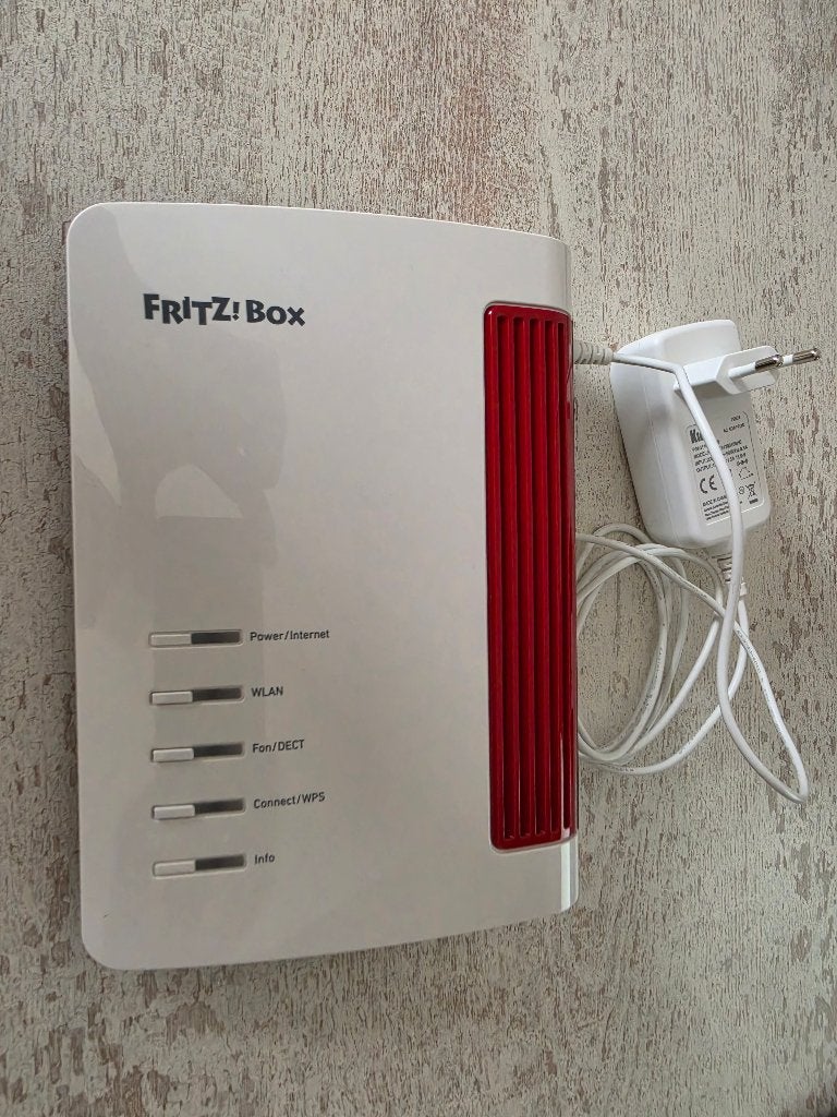 Fritzbox 4050 VP, Computers en Software, Routers en Modems, Ophalen of Verzenden, Zo goed als nieuw, Router met modem, FRITZ!Box