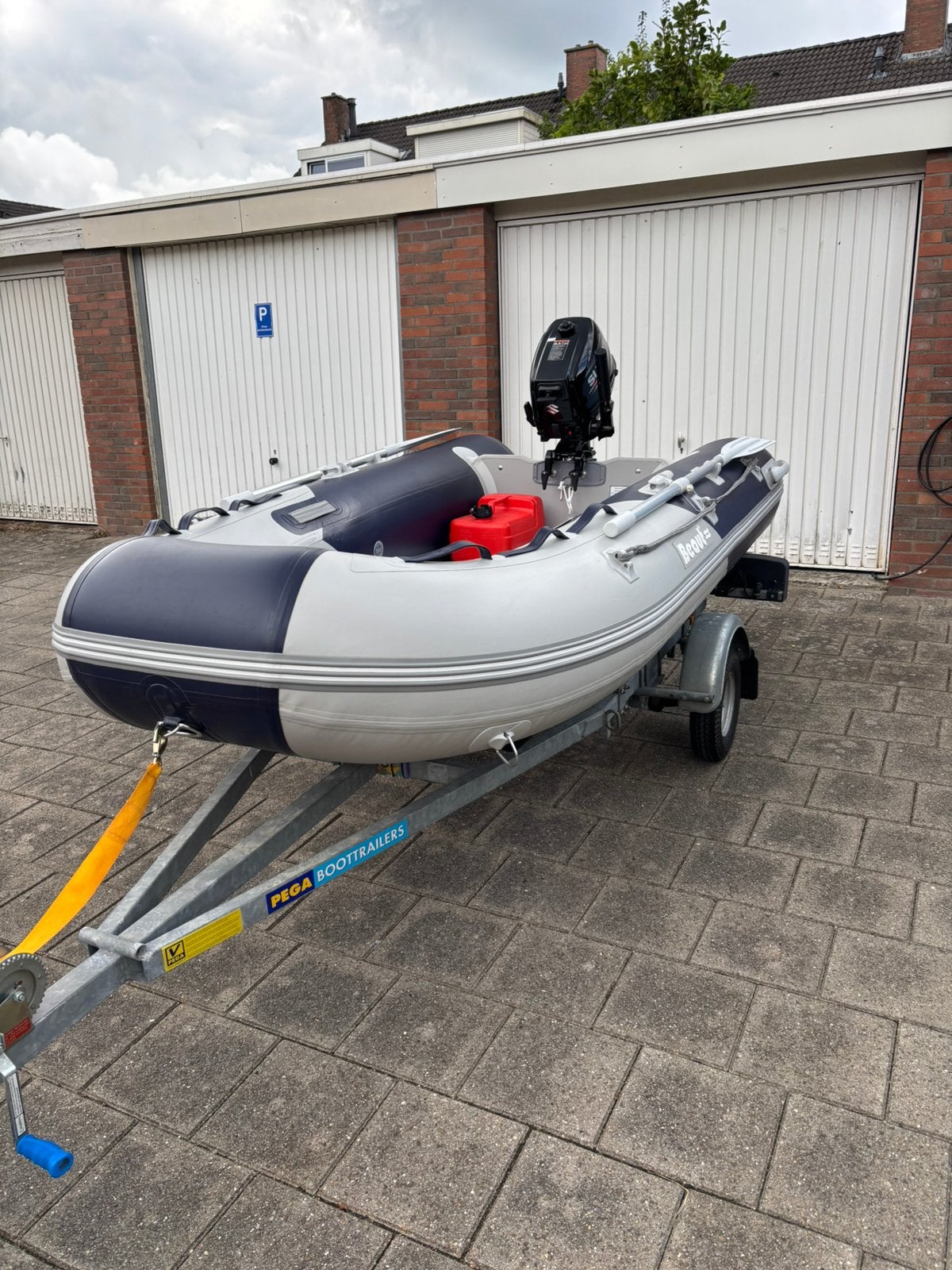 Foto 14 van Beaut TZ300AL Rubberboot met Suzuki DF 6A en Pega Trailer