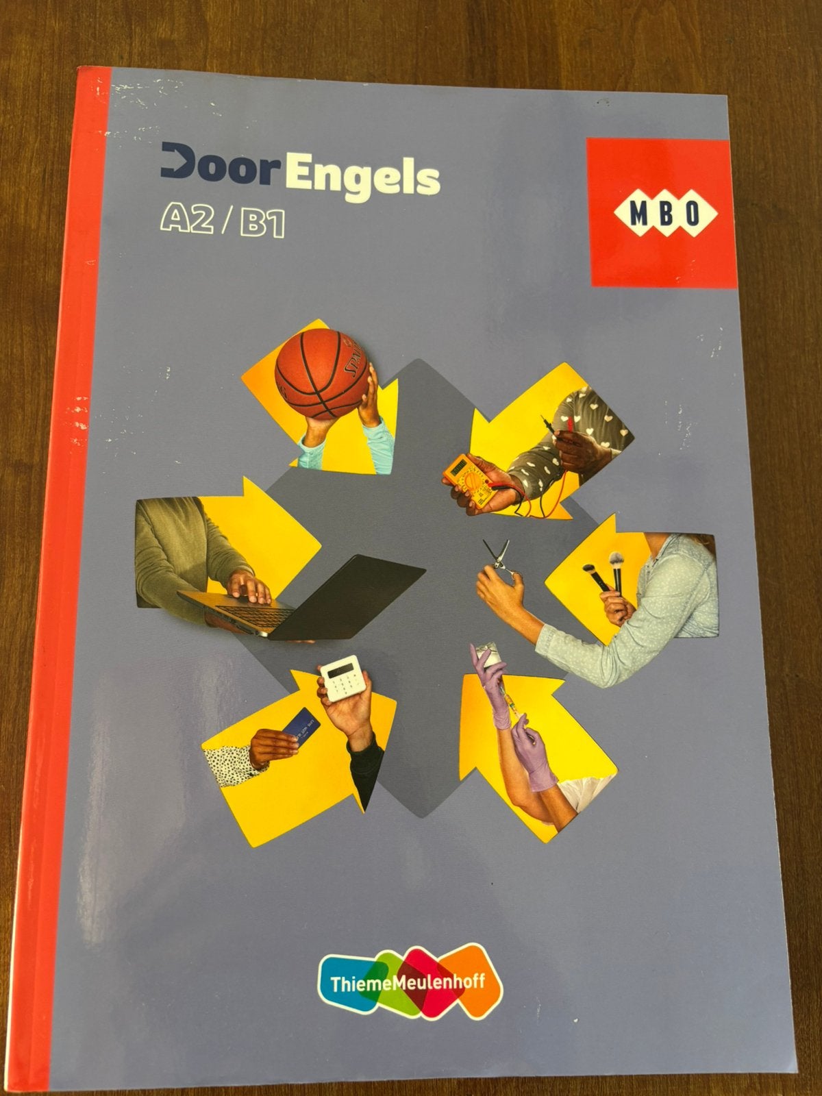 Door Engels A2/B1 MBO, Boeken, Ophalen of Verzenden, Zo goed als nieuw, Overige niveaus, Engels