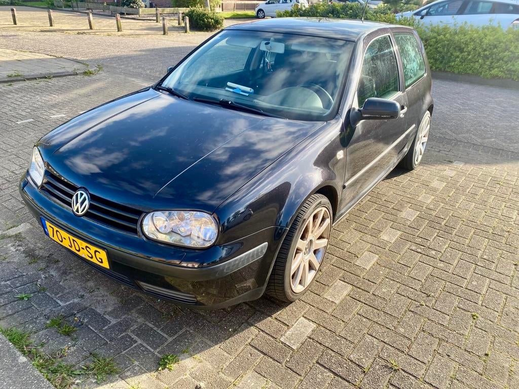Volkswagen Golf 1.6 77KW 2002 Zwart, Auto's, Volkswagen, Voorwielaandrijving, 4 cilinders, 1200 kg, Handgeschakeld