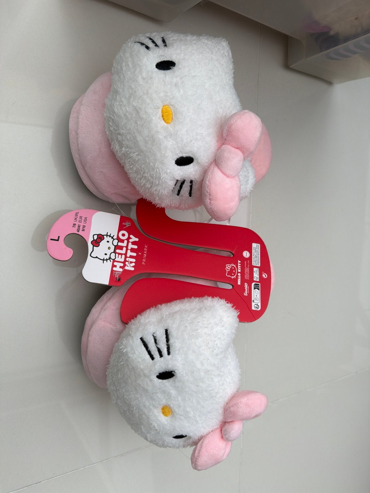 Nieuwe Hello Kitty pantoffels maat L (40/41), Ophalen of Verzenden, Nieuw, Roze, Pantoffels of Sloffen