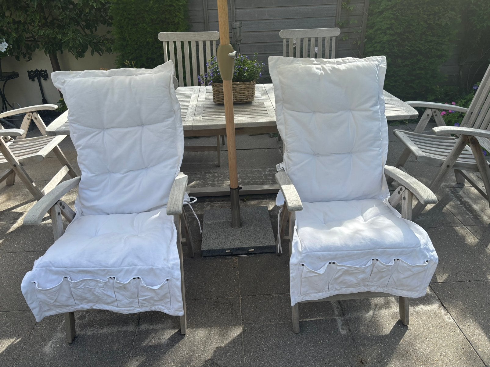 Twee witte tuinkussens van Living Colors., Tuin en Terras, Ophalen, Gebruikt
