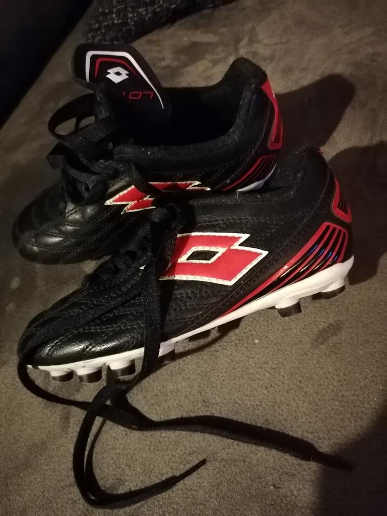 Nette Lotto voetbalschoenen maat 30, Ophalen of Verzenden, Gebruikt, Schoenen