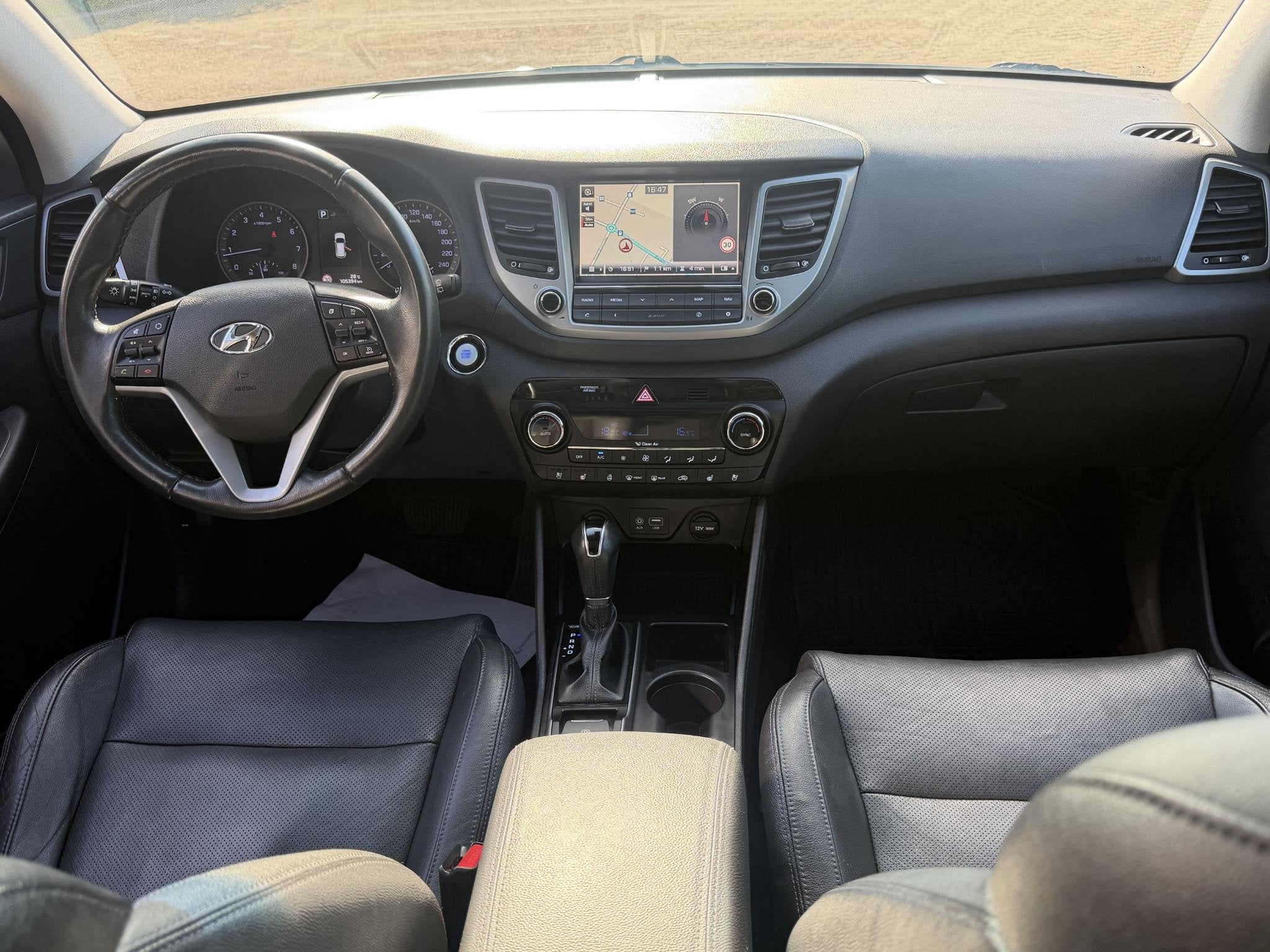 Hyundai Tucson 1.6 T-GDi Premium 4WD LEDER | KEYLESS ENTRY/G, Auto's, Gebruikt, 4 cilinders, Bruin, 1600 kg