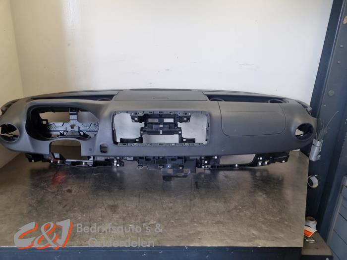 Dashboard van een Mercedes Sprinter, Gebruikt, -, Ophalen of Verzenden, -