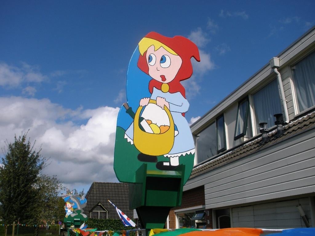 Feestpalen / straatversiering Roodkapje en andere te huur, Ophalen, Gebruikt, Overige