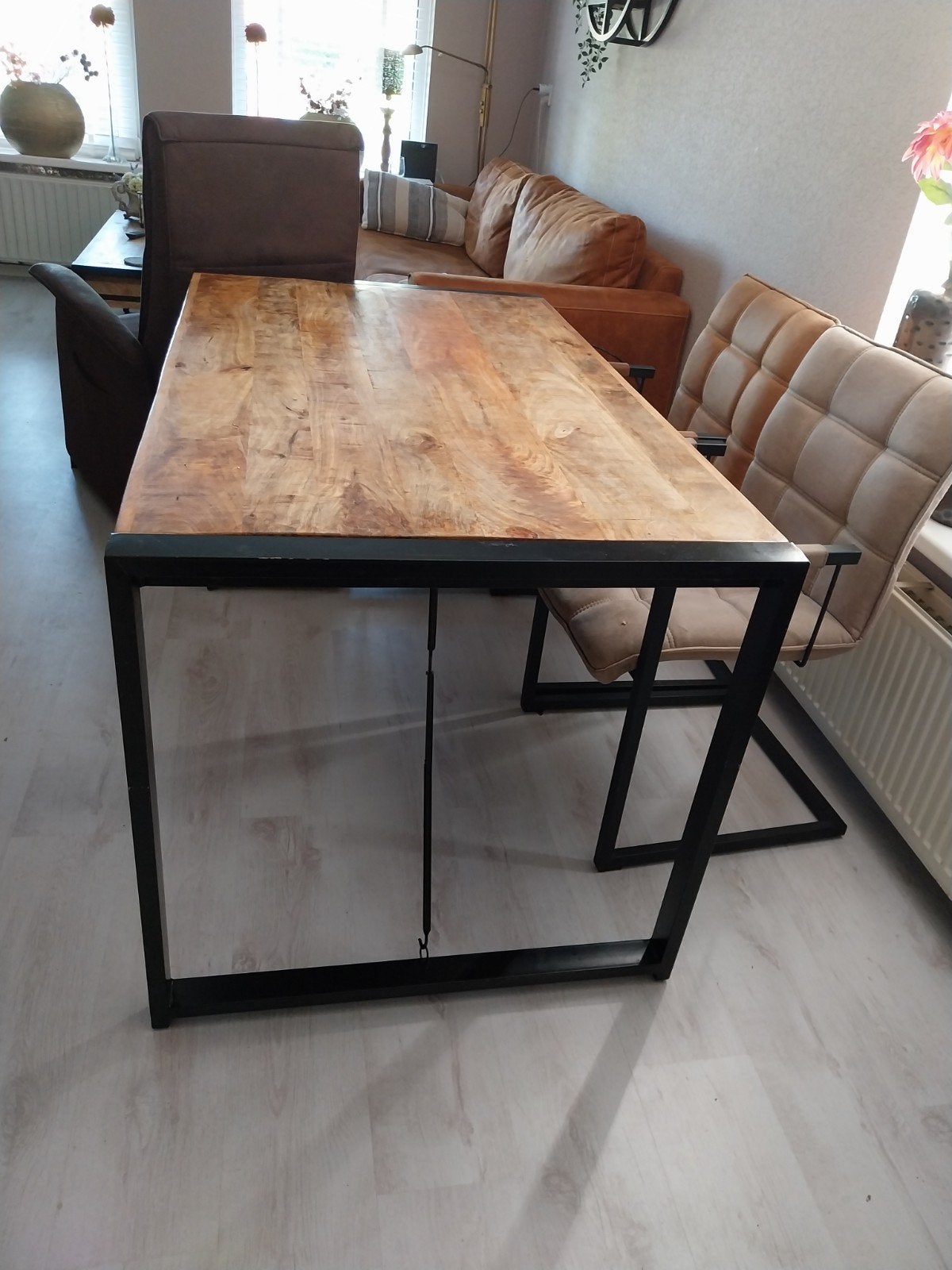 Mango houten industriële  tafel, 100 tot 150 cm, Zo goed als nieuw, Rechthoekig, 50 tot 100 cm