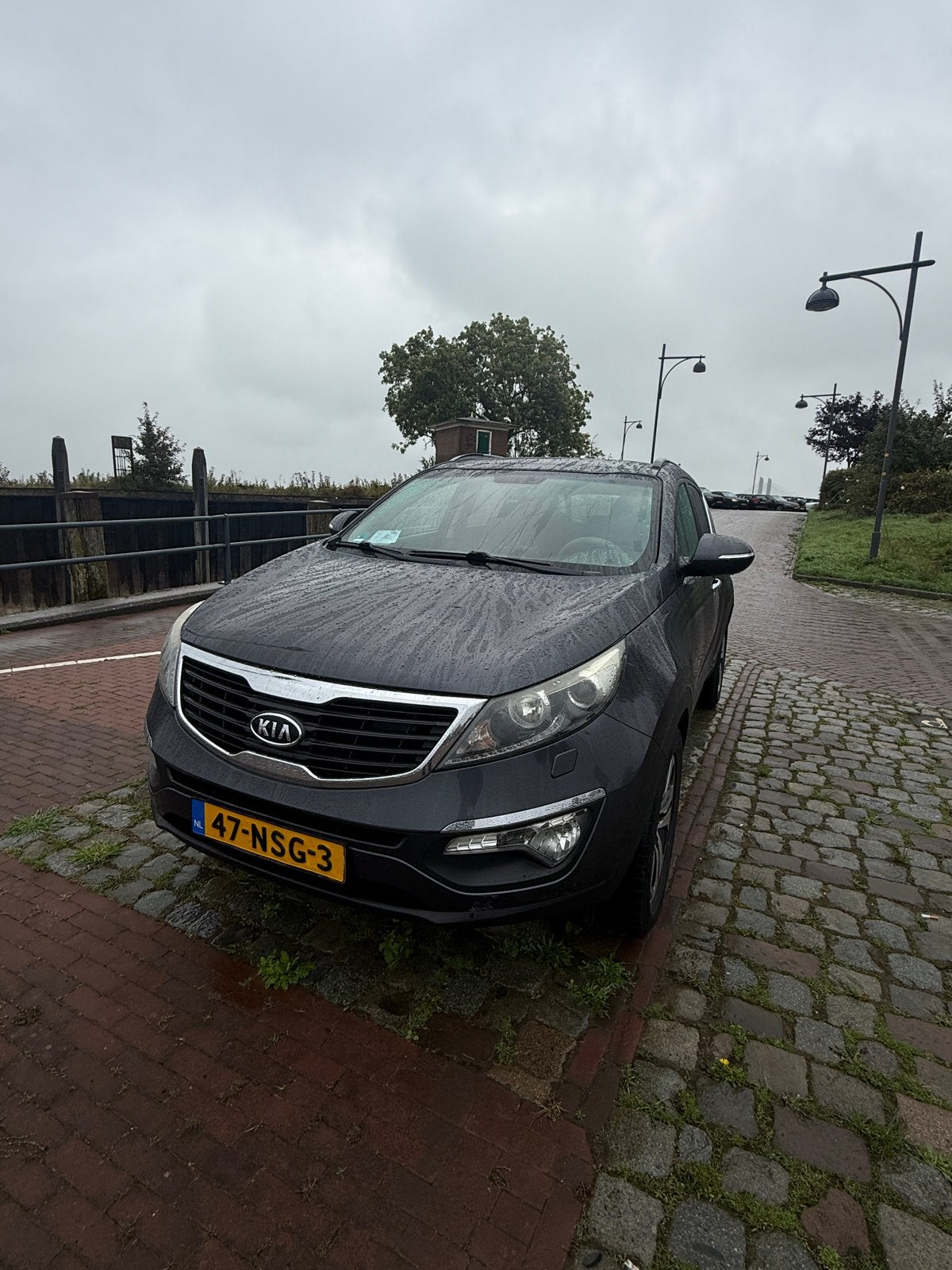 Goed onderhouden Kia Sportage 2.0 2010 Grijs, Auto's, Zwart, 4 cilinders, 163 pk, 75 €/maand