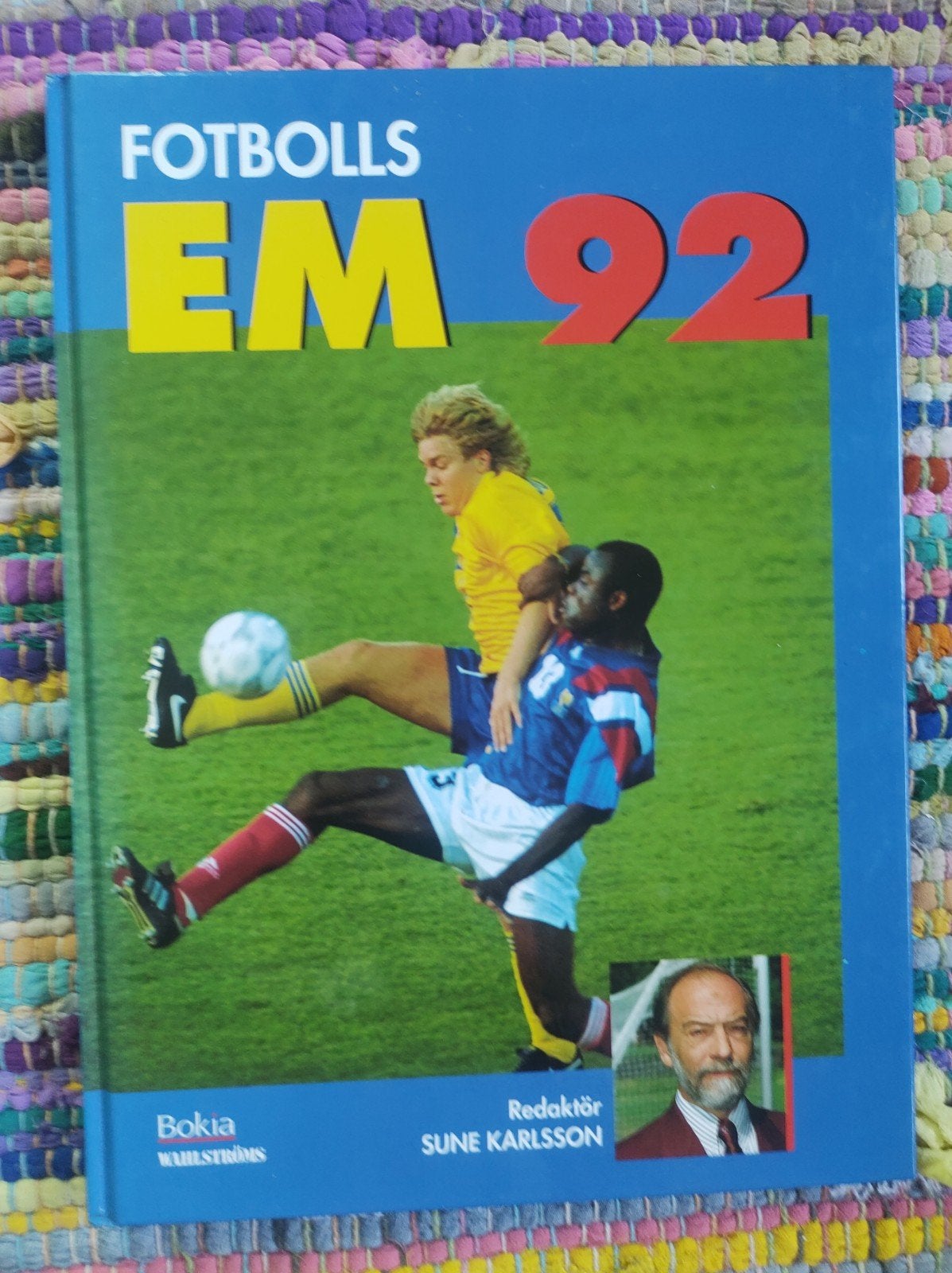 Voetbalboek: Fotbolls EM 92 - Terugblik op EK 1992, Ophalen of Verzenden, Gelezen, Sune Karlsson (Redacteur), Balsport