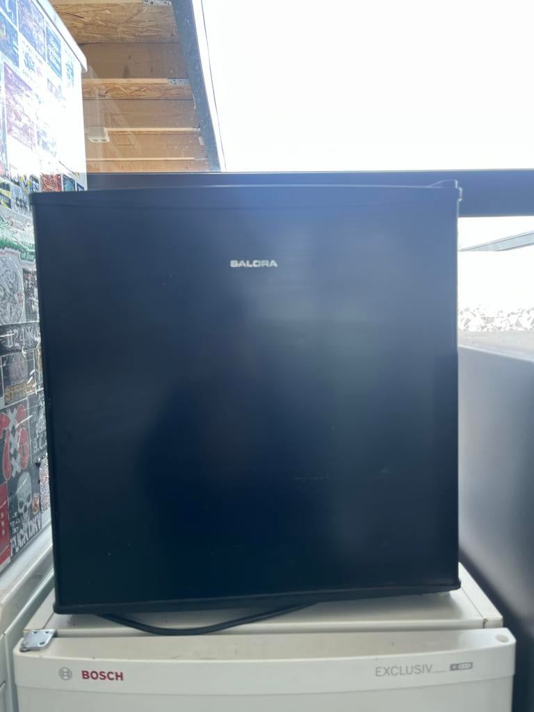 Salora mini koelkast - Compact en handig, Ophalen of Verzenden, Gebruikt, Minder dan 85 cm