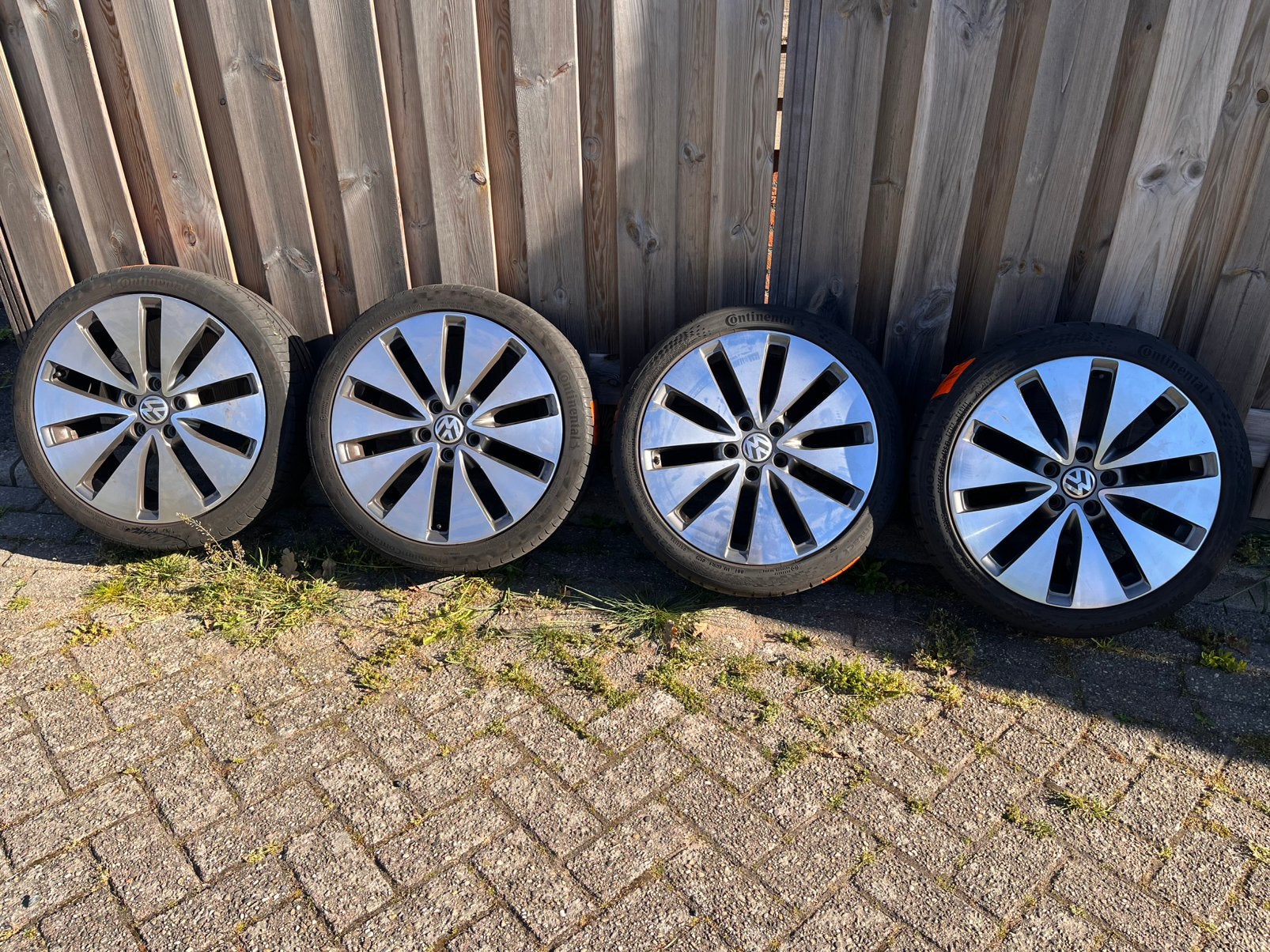 VW Golf velgen 5 x 112 “Bilbao” 215 45 18, 18 inch, 215 mm, Ophalen of Verzenden, Band(en)