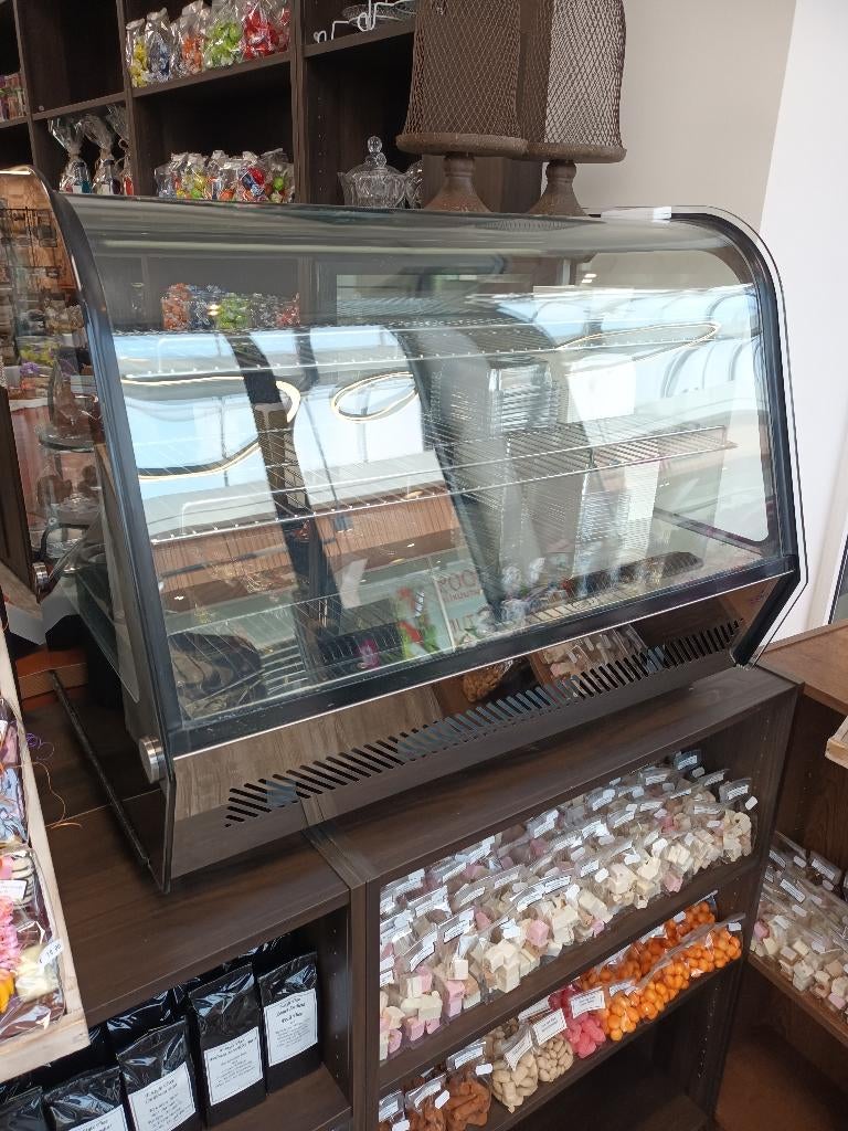 Goedwerkend Koelvitrine voor gebak, Ophalen, Gebruikt, Koelen en Vriezen