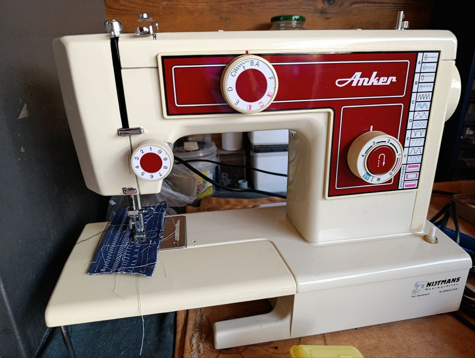 Anker Naaimachine Klasse 700 - Compleet met Handleiding, Hobby en Vrije tijd, Naaimachines en Toebehoren, Ophalen of Verzenden