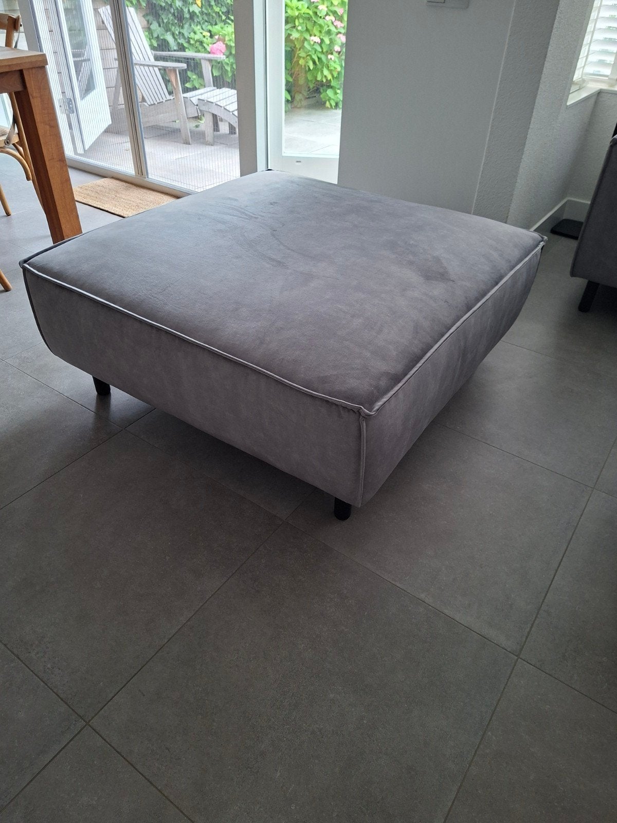 Hocker 110 x110 cm - type Manilla  kleur grijs, Ophalen of Verzenden, Zo goed als nieuw, Eenpersoons, Grijs