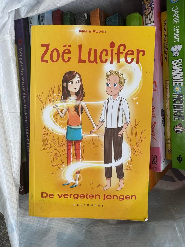 Zoë Lucifer: De vergeten jongen - Marie Potvin, Ophalen of Verzenden, Zo goed als nieuw, Fictie algemeen