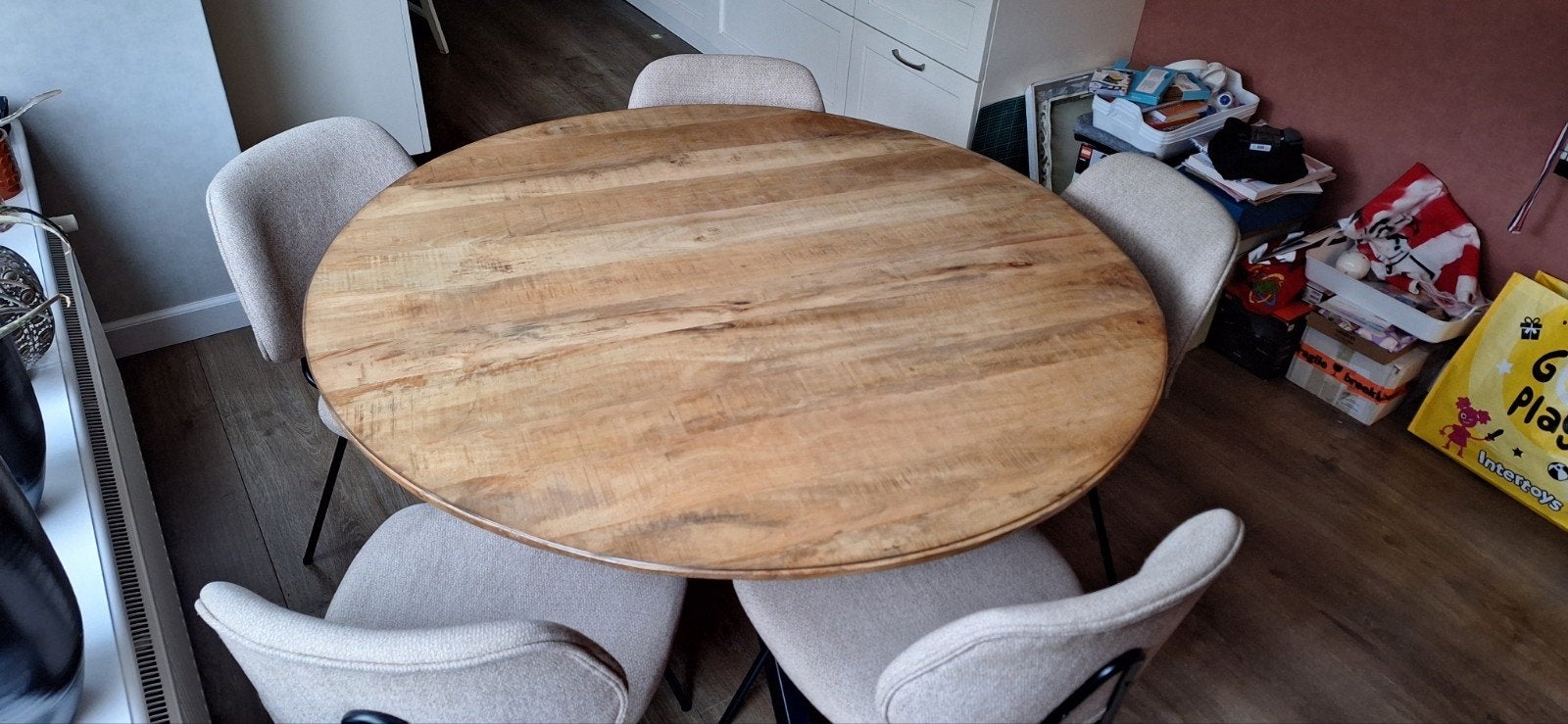 Ronde eettafel 130 cm met zwart stalen kruispoot, Rond, Zo goed als nieuw, Ophalen, Overige houtsoorten