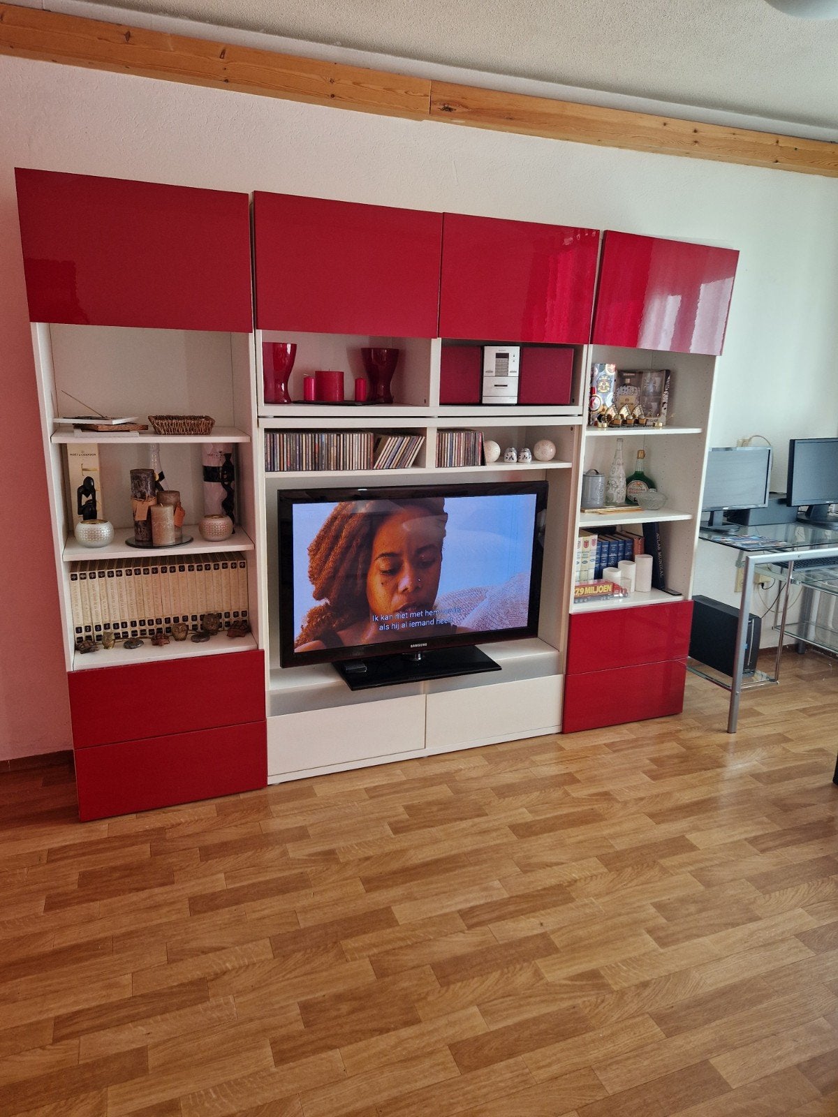TV meubel rood/wit, Huis en Inrichting, Kasten | Televisiemeubels, Ophalen, Overige materialen, Gebruikt, 200 cm of meer