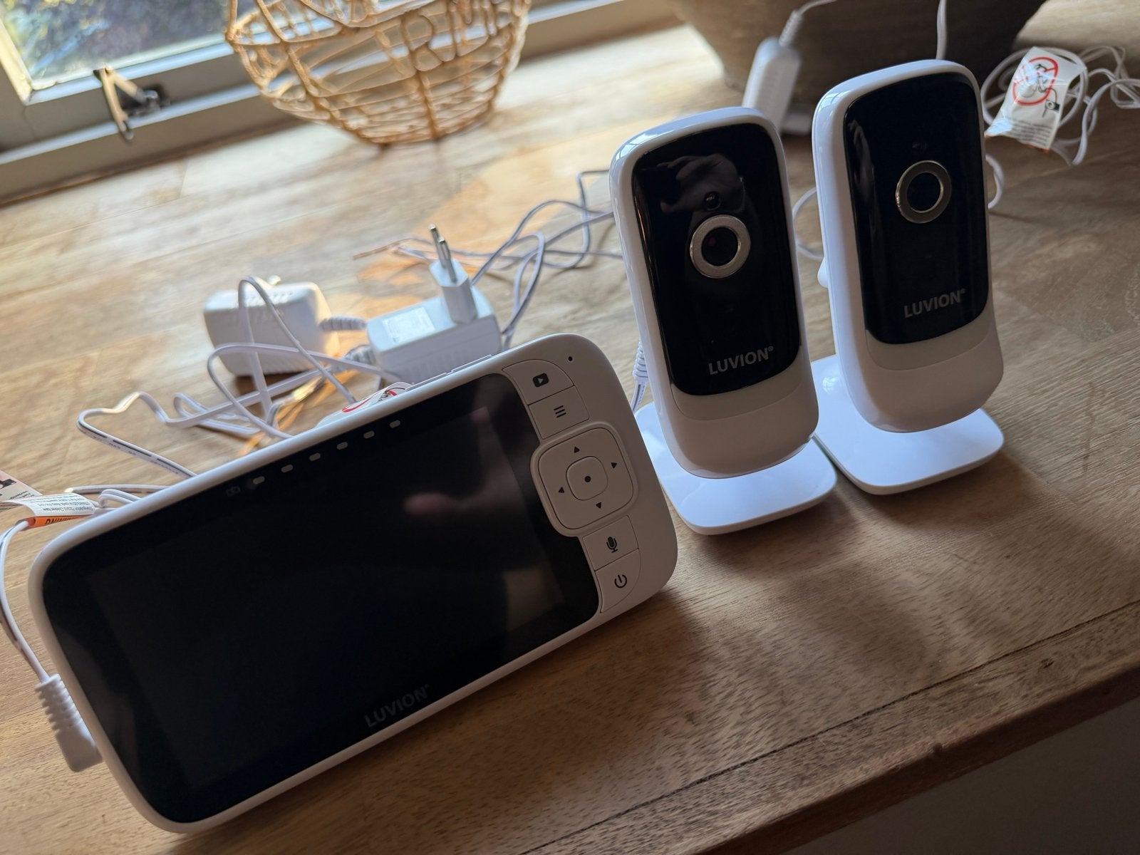 Luvion Essential Connect Babyfoon met 2 Camera's, Ophalen of Verzenden, Gebruikt, 100 tot 250 meter, Camera