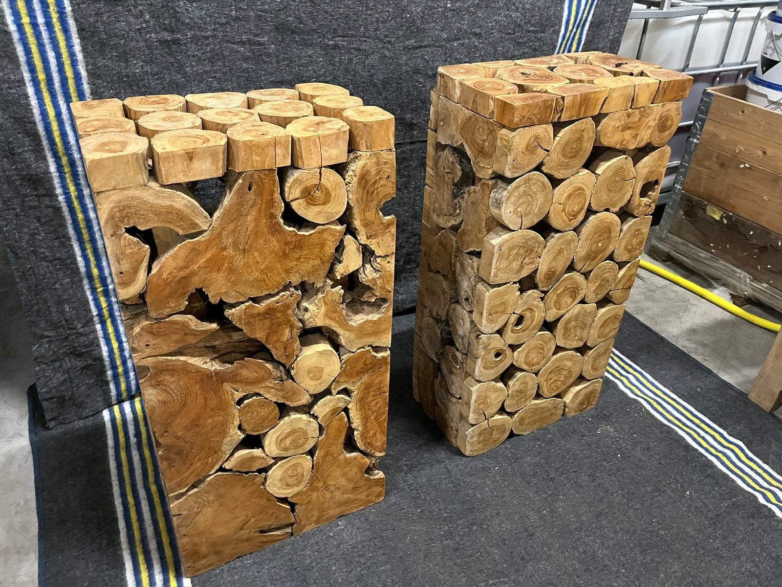2 houten stand / plantenstandaard, Ophalen