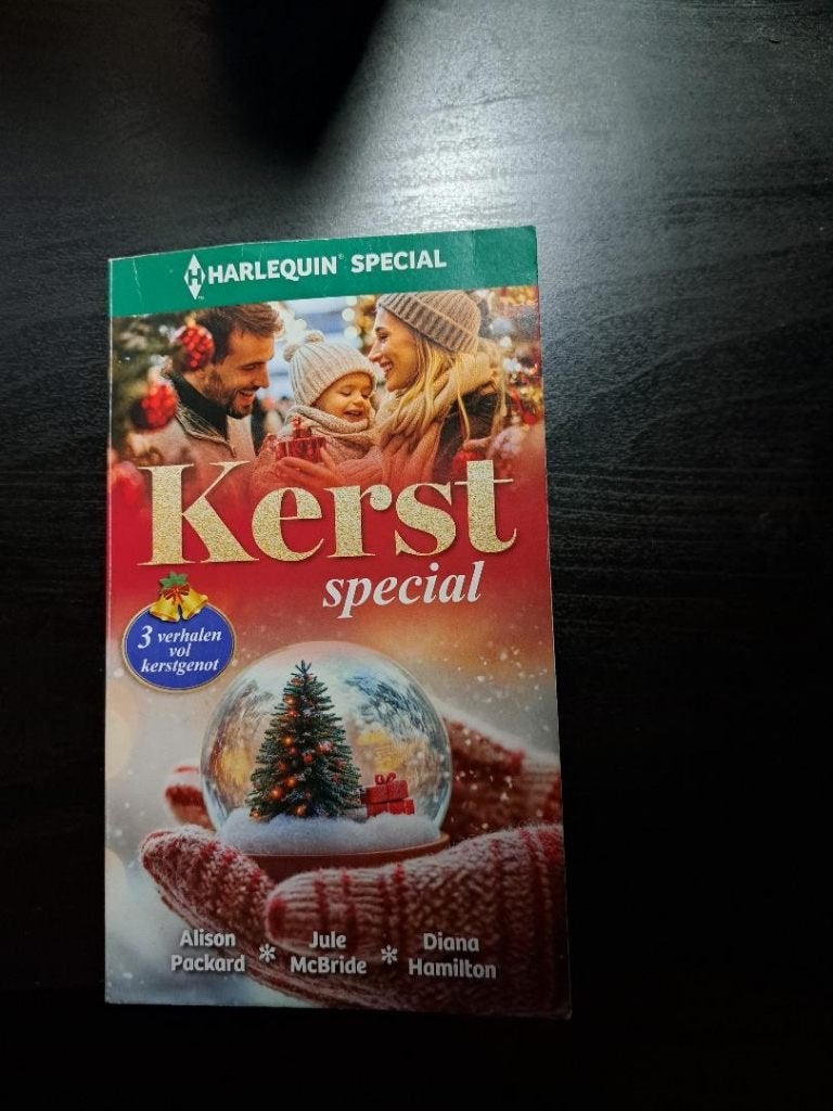 Harlequin Kerst - nr 150 - 3 hartverwarmende kerstverhalen, Gelezen, Alison Packard, Jule McBride, Diana Hamilton, Ophalen of Verzenden