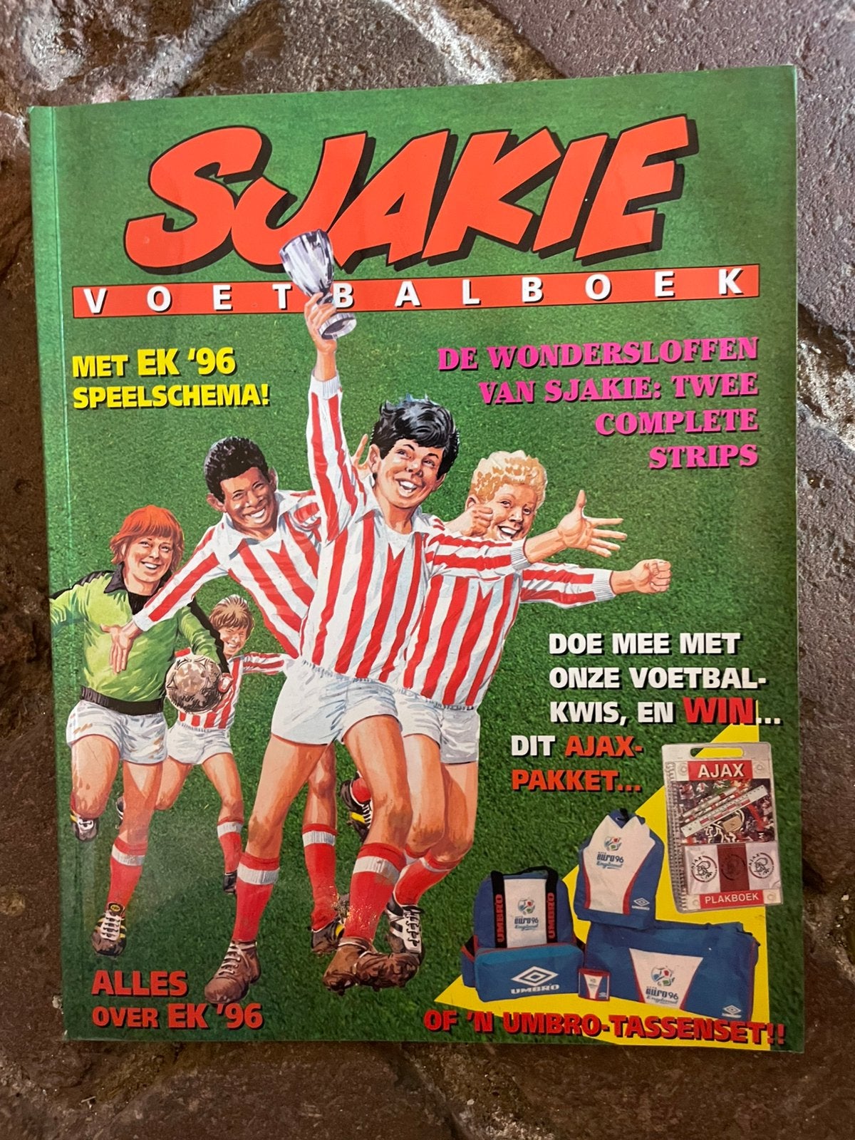 Sjakie voetbalboek . Nieuwstaat, Eén stripboek, Ophalen of Verzenden, Zo goed als nieuw