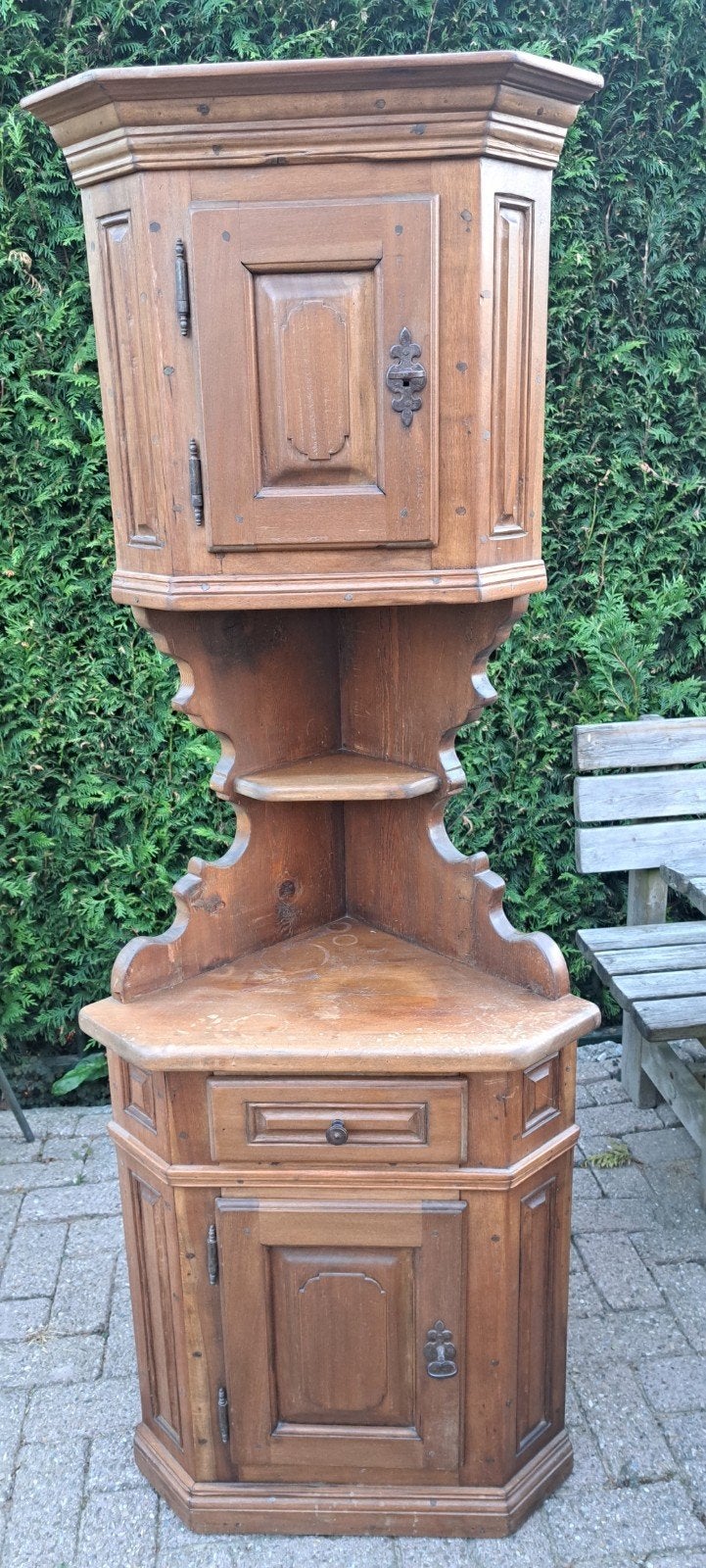 hoekkast, Ophalen