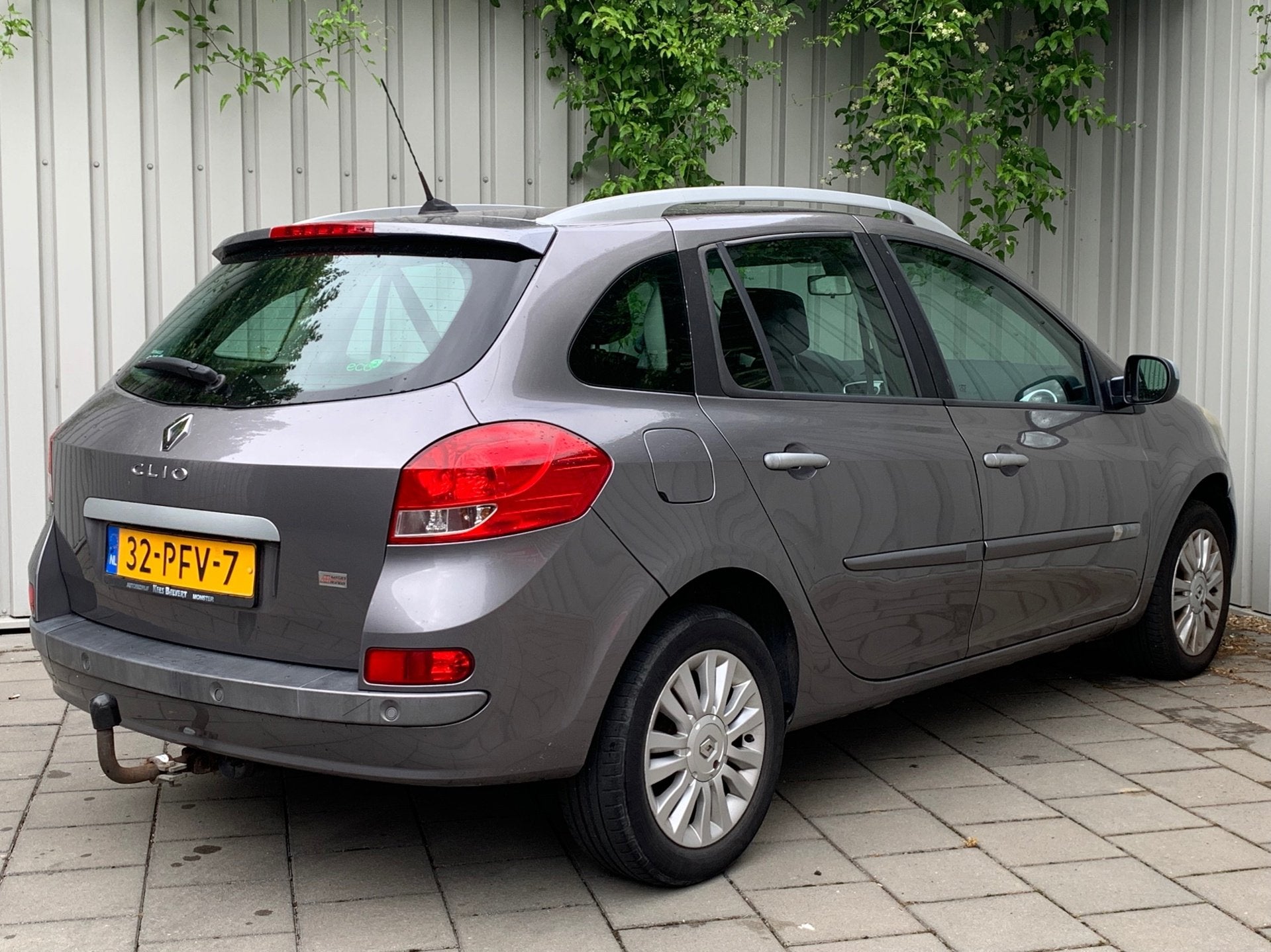 Renault Clio Estate 1.2 TCE Collection|Navigatie|Climate Con, Voorwielaandrijving, Gebruikt, Zwart, 4 cilinders