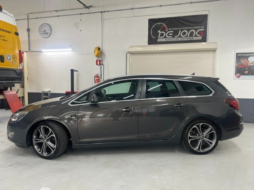 Opel ASTRA 1.6 T SPORT OPC, Camera, Stoel verw., schuif/kant, Auto's, Opel, Euro 5, Startonderbreker, Gebruikt, 4 cilinders
