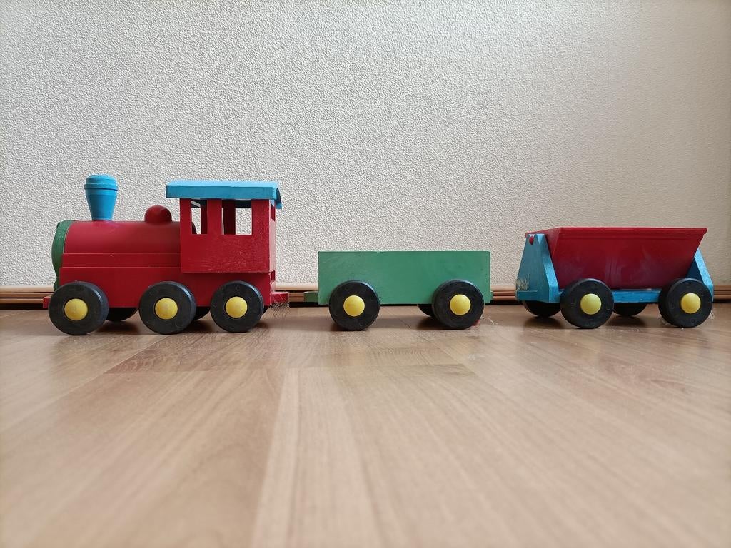 Speelgoed trein met vrolijke kleuren, Kinderen en Baby's, Speelgoed | Speelgoedvoertuigen, Ophalen of Verzenden