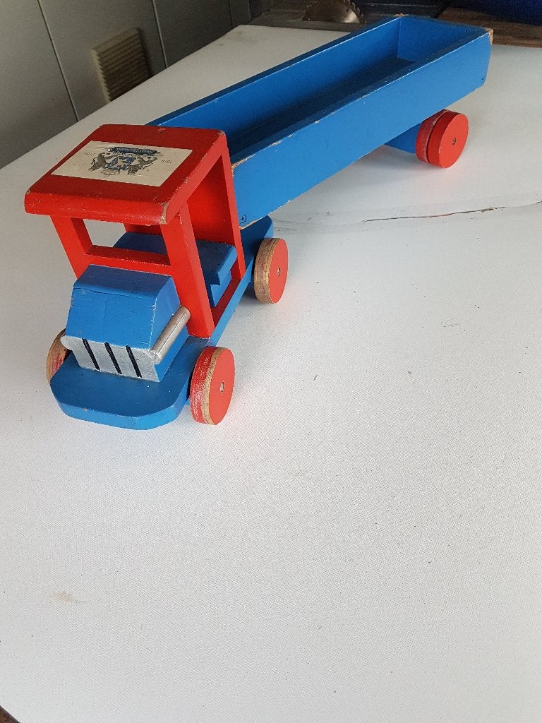 robuuste houten vrachtwagen, Kinderen en Baby's, Speelgoed | Houten speelgoed, Ophalen of Verzenden, Gebruikt, Duw- of Trekspeelgoed