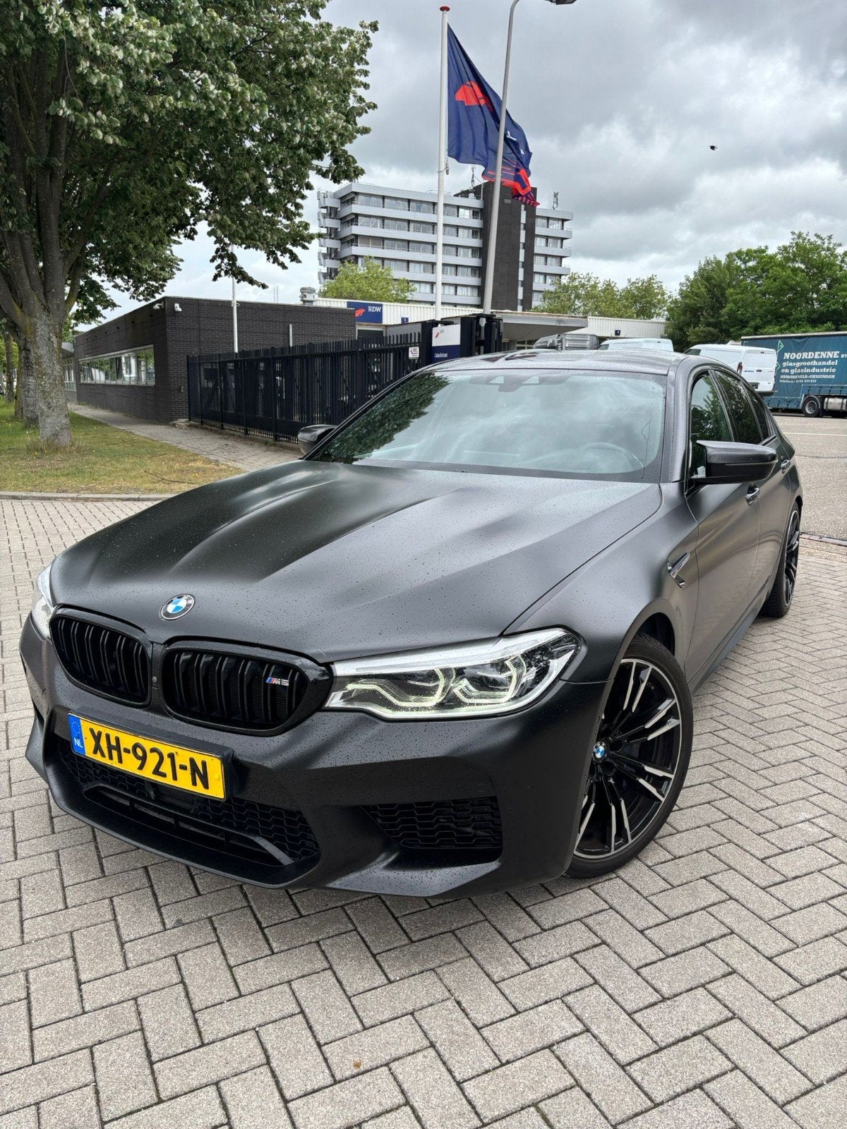BMW 5-Serie M5 600pk Xdrive Aut. 2019 Grijs, Auto's, BMW, Automaat, 8 cilinders, 2000 kg, Vierwielaandrijving