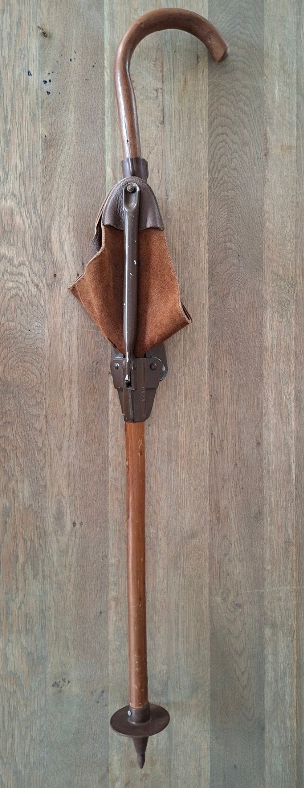 Prachteige oude wandelstok met leren zitje., Antiek en Kunst, Ophalen