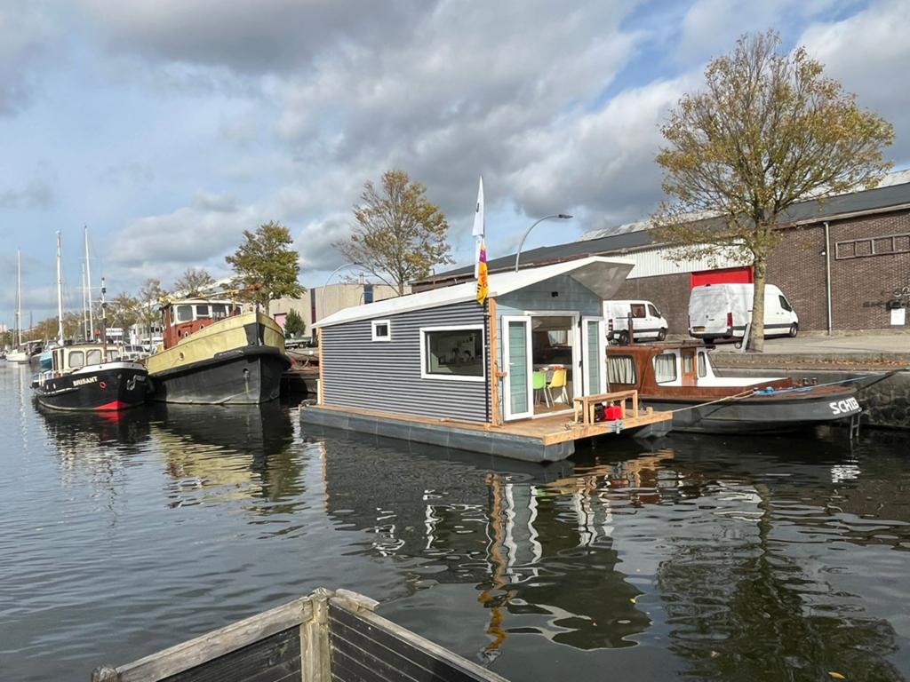 Prachtige Tiny House Boat, Huizen en Kamers