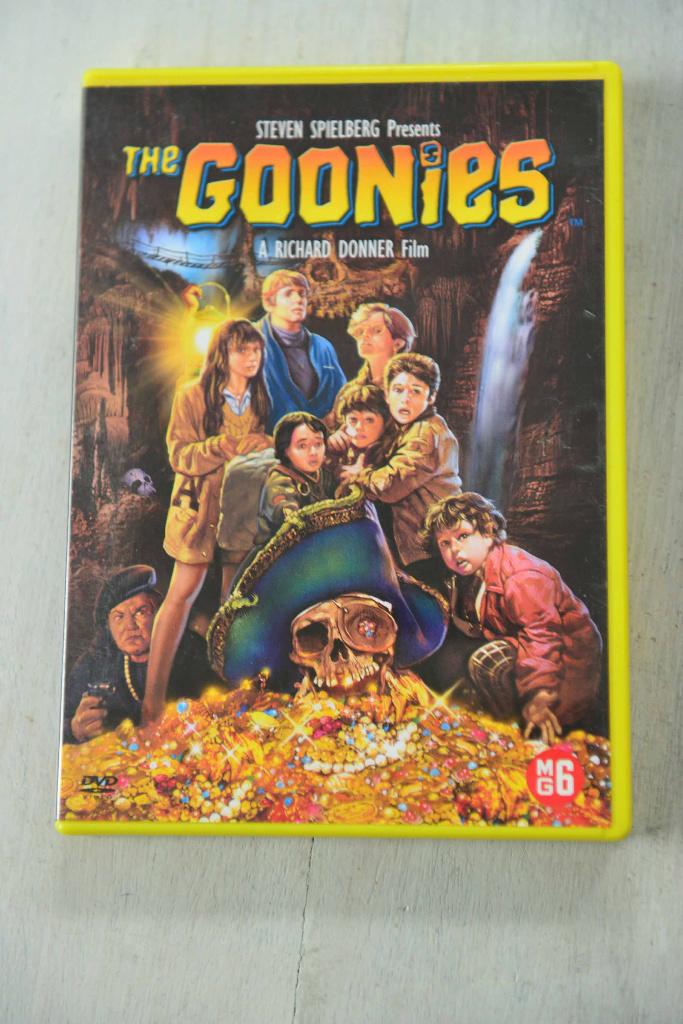 STEVEN SPIELBERG presenteert The Goonies, Cd's en Dvd's, Dvd's | Avontuur, Alle leeftijden, Verzenden, Zo goed als nieuw