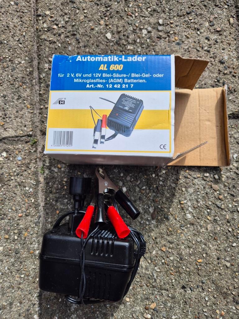 Automatische acculader AL 600 voor 2V, 6V en 12V accu's, Ophalen