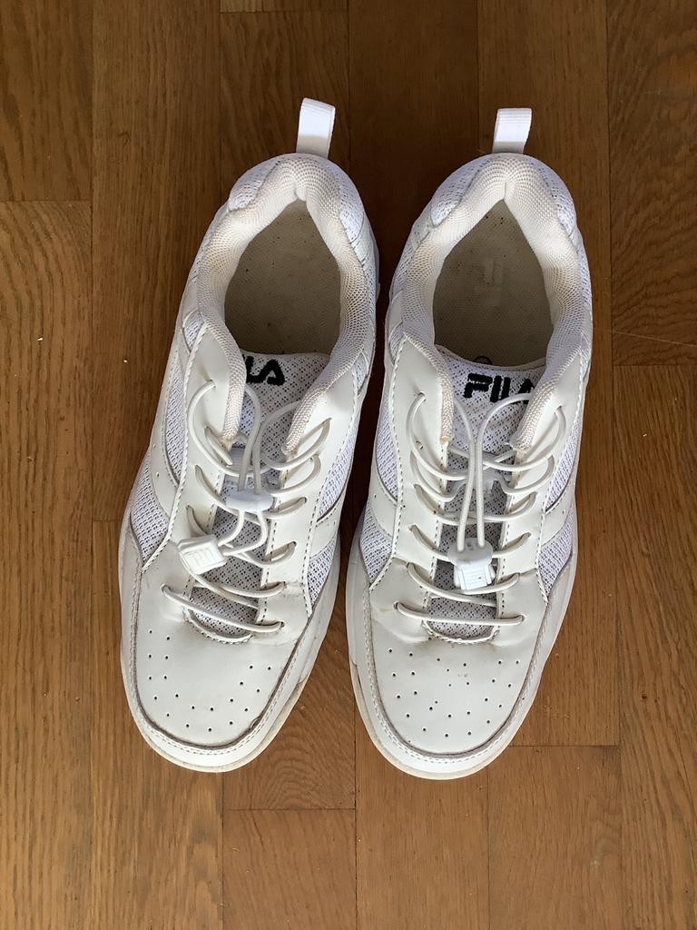 Fila sportschoenen, Ophalen of Verzenden, Zo goed als nieuw