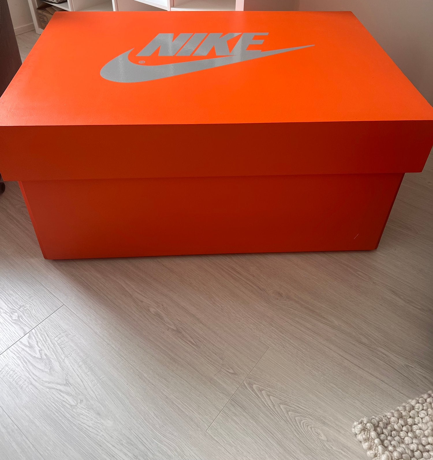 Nike sneaker box custom made, Ophalen, 100 tot 150 cm, Zo goed als nieuw, 5 – 50