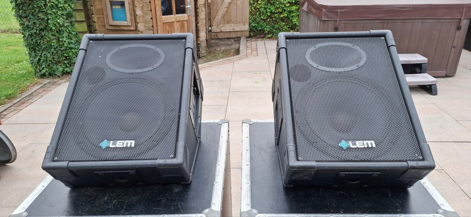 2 Actieve 12 inch floor Monitors Lem LPS serie, Ophalen, Gebruikt, Minder dan 500 watt, Monitor(versterker)