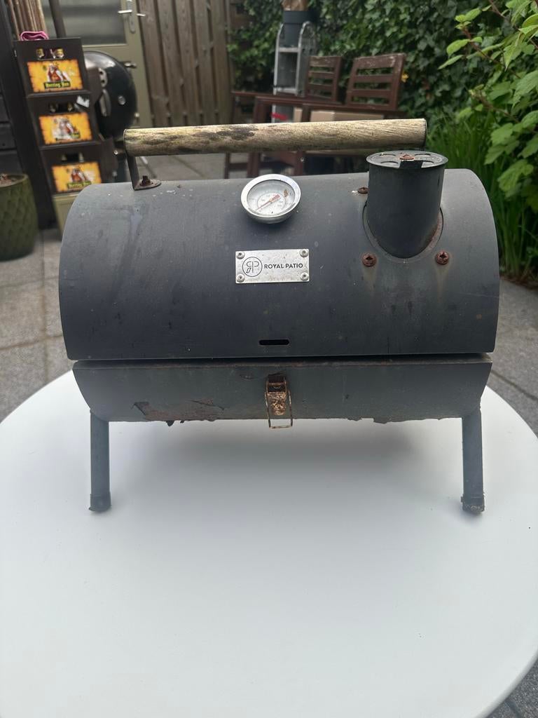 Compacte Royal Patio BBQ met thermometer, Ophalen, Zo goed als nieuw