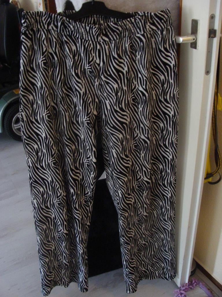Te koop dames broek maat XL zwart wit patroon streepjes, Zwart, Maat 46/48 (XL) of groter, Nieuw, Ophalen of Verzenden