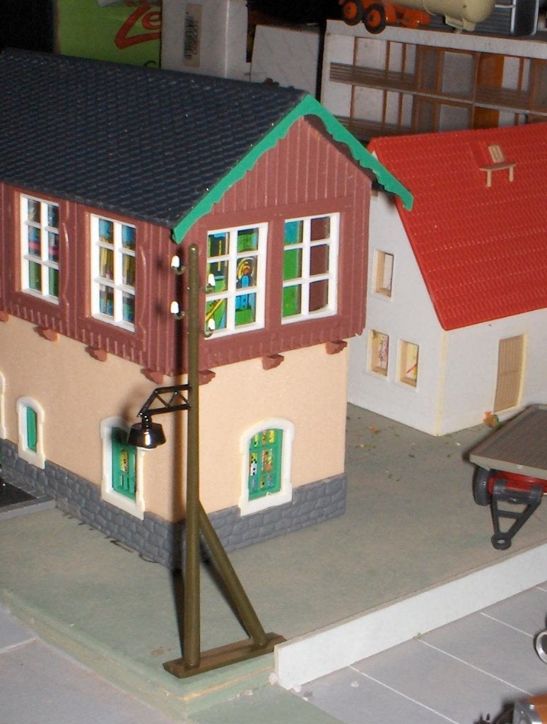 6 elektriciteitsmasten met lampen-armaturen - Vero, Overige merken, Gelijkstroom of Wisselstroom, Overige typen, Nieuw