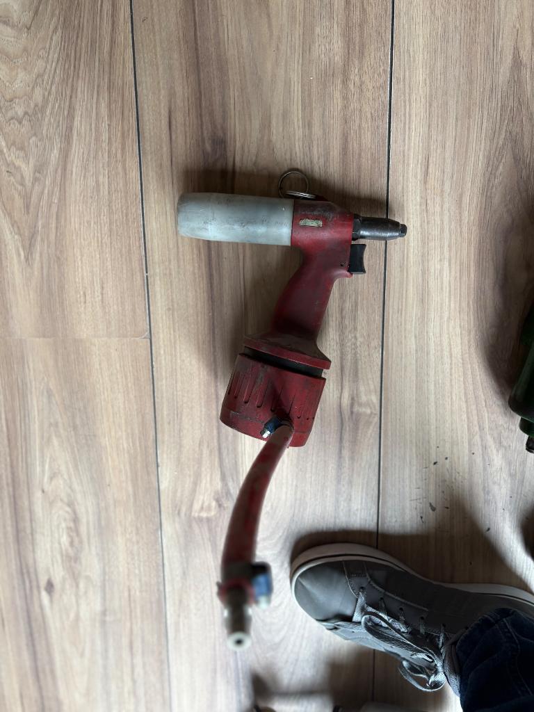 Luchtgereedschap set – UGS-15 slijper + spuitpistolen, Ophalen, Gebruikt
