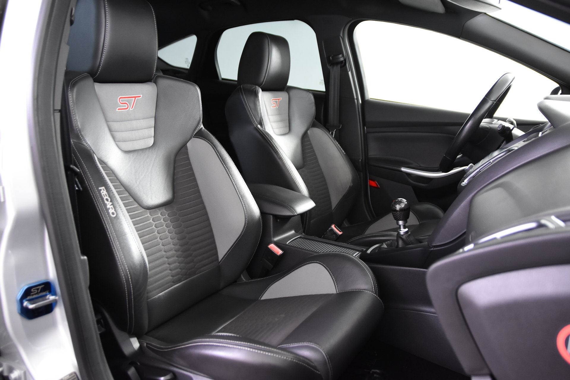 Ford Focus 2.0 EcoBoost ST-3 *Recaro*Navigatie*DAB*Preforman, Auto's, Gebruikt, 4 cilinders, 252 pk, 14 km/l