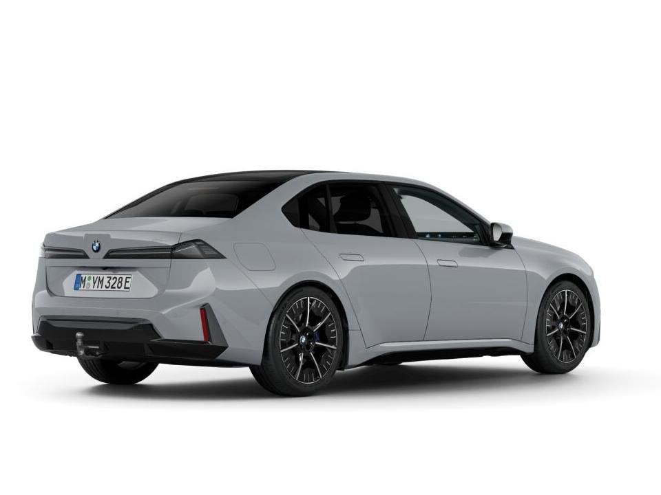 BMW i3 50 xDrive First Edition | M Sportpakket | Innovation, Automaat, Automatische klimaatregeling, Zwart, 113 kWh