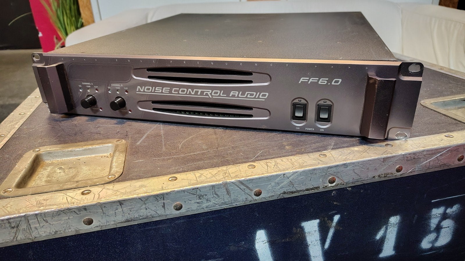 Full Fat Audio FFA 6000 - Noise Control Audio rebrand, FFA, Gebruikt, Full Fat Audio Ltd, Meadow Barn, Fairclough Hall Farm, Halls Green, Hitchin, Hertfordshire, SG4 7DP