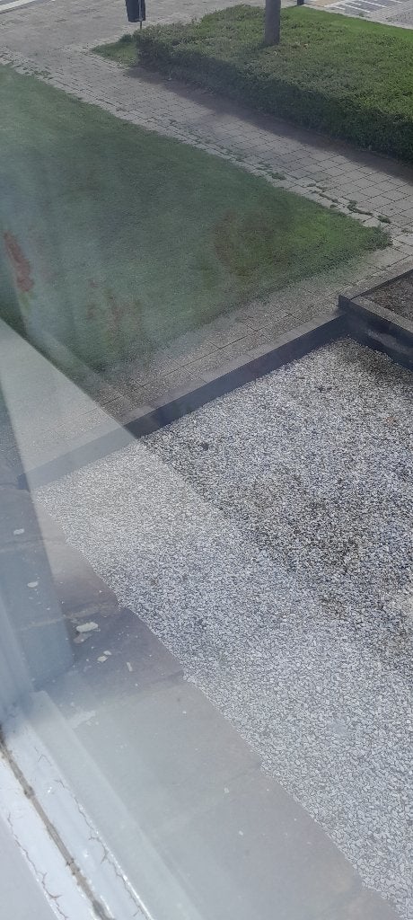 Gratis af te halen wit grind, omheining en bloembakken, Tuin en Terras, Ophalen, Gebruikt, Wit, Grind
