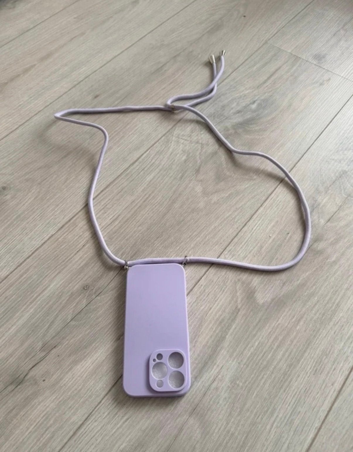 iPhone 14 Pro Cover met Koord – Lila – Nieuw, Paars, IPhone 14, Nieuw, Hoesje of Tasje
