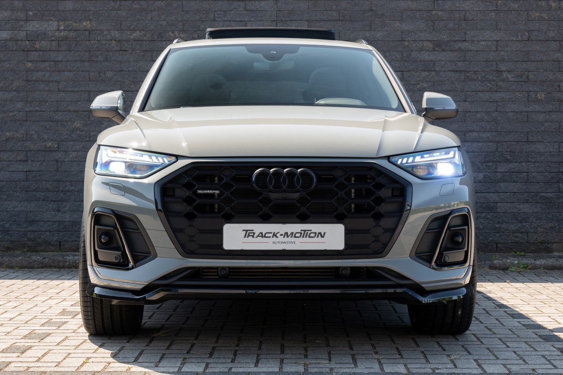 Audi Q5 50 TFSI e S edition Pano ORG NL Quantum GREY, Automaat, Gebruikt, Euro 6, 4 cilinders